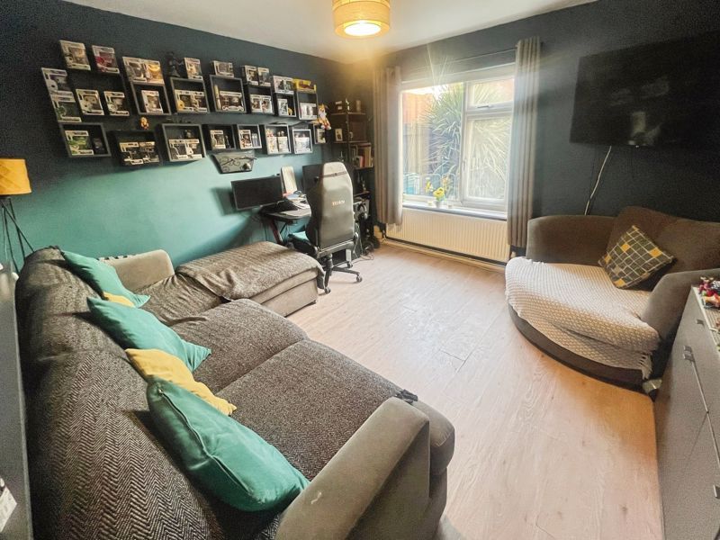 Property photo 2 of 10 Lounge