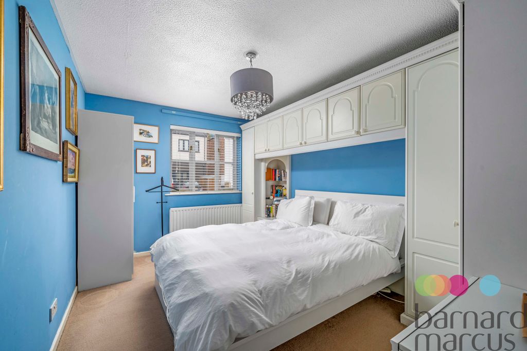 Property photo 2 of 9 Bedroom 1