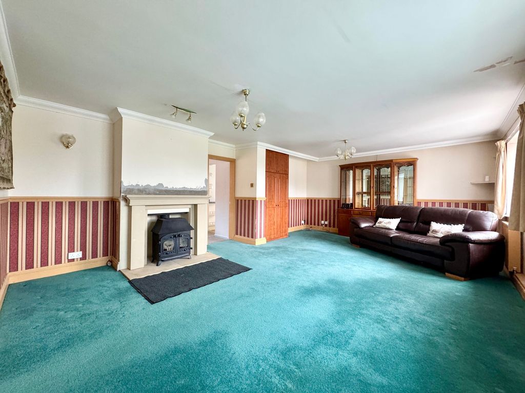 Property photo 2 of 21