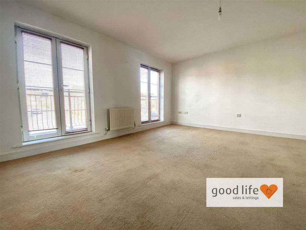 Property photo 3 of 21 20260225_114142863_Ios129Aylesfordmews.Jpg