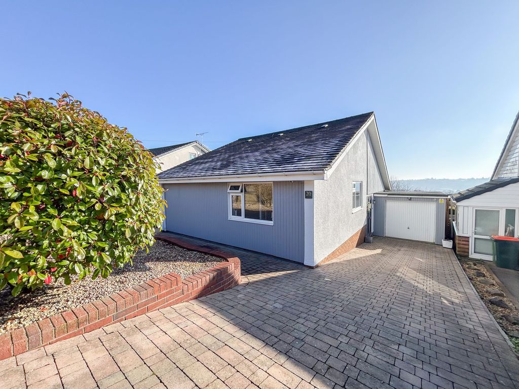 Property photo 2 of 32