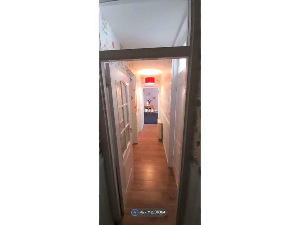 Property photo 2 of 9 Corridor