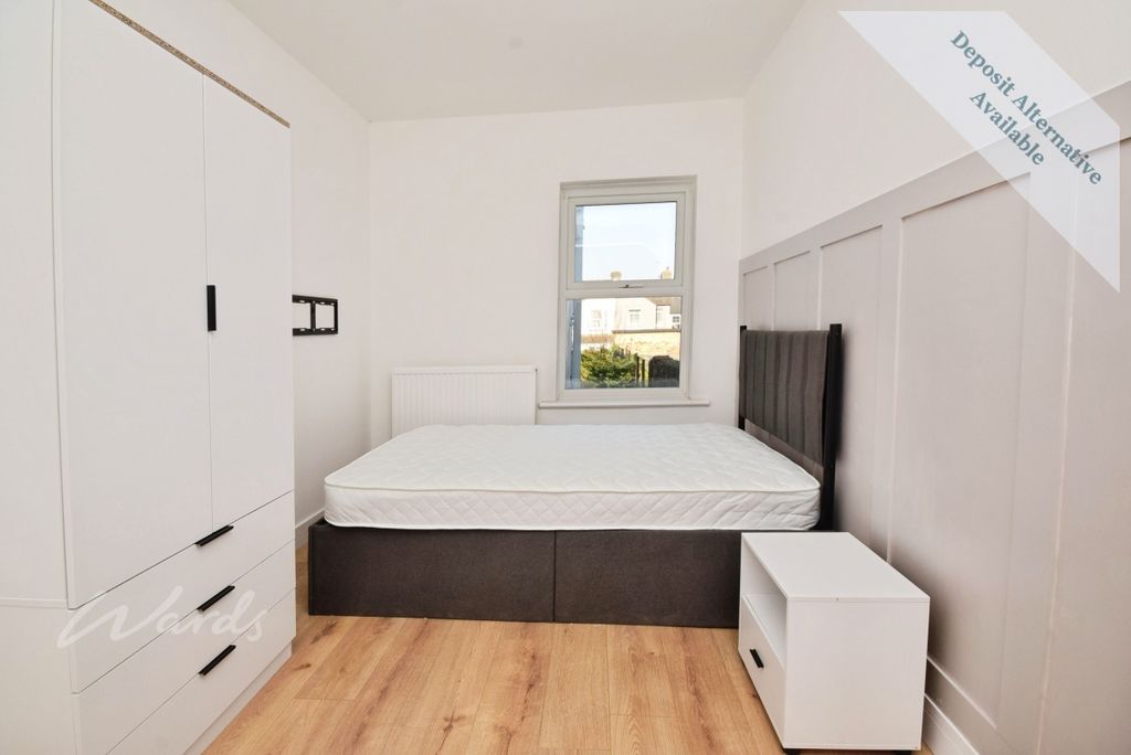 Property photo 2 of 7 Room 2