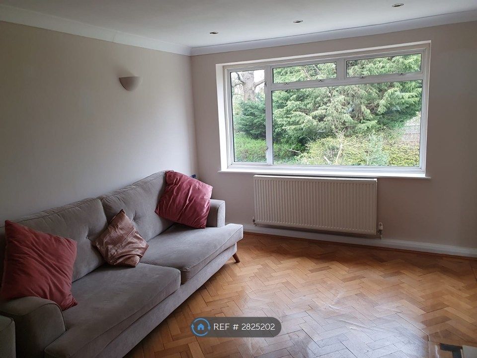 Property photo 2 of 11 Lounge