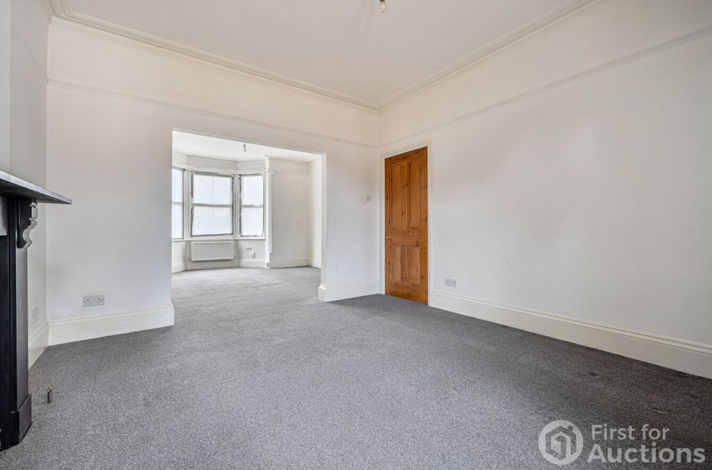 Property photo 3 of 14 3