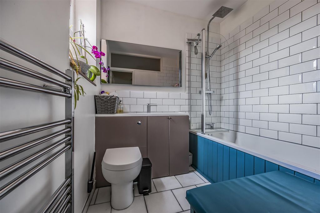Property photo 3 of 16 57 Chesterfield Road, Baffins-Porticomarketing-Sol