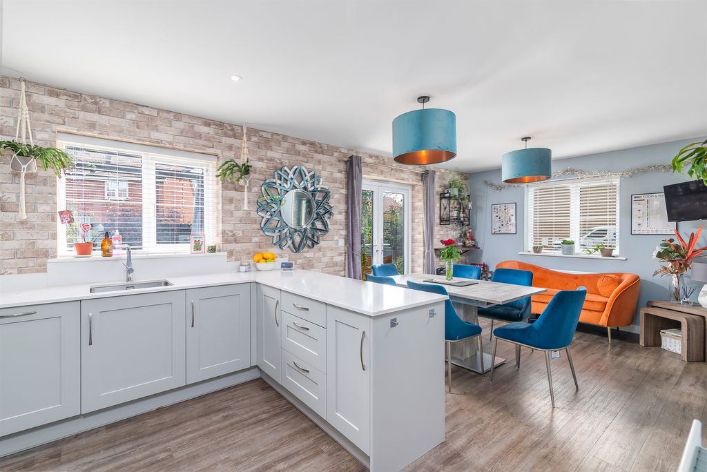 Property photo 2 of 21 Kitchen Diner