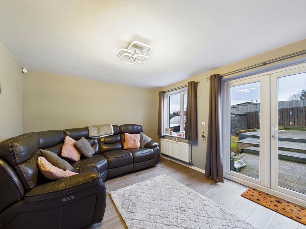 Property photo 3 of 14 Living Room