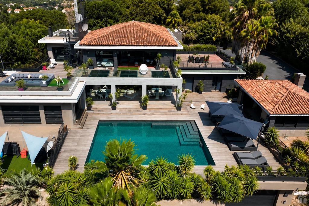 Property photo 1 of 14 Exceptional Contemporary Villa - Panoramic Sea View - Saint-Raphaël