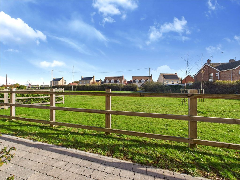 Property photo 2 of 16 Picture No. 21