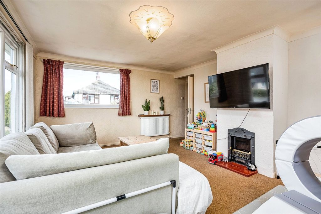 Property photo 3 of 19 Picture No. 30