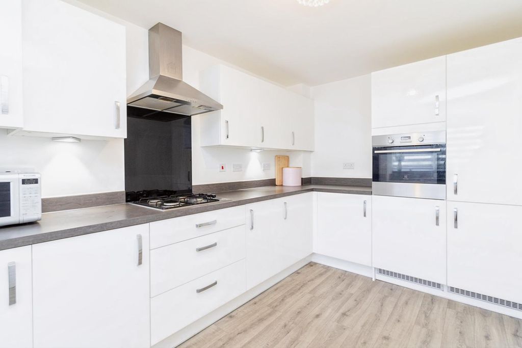 Property photo 1 of 32 Kitchen