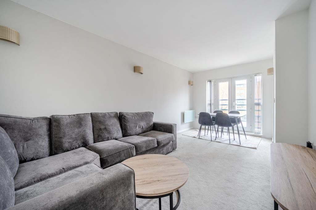 Property photo 2 of 20 Reception