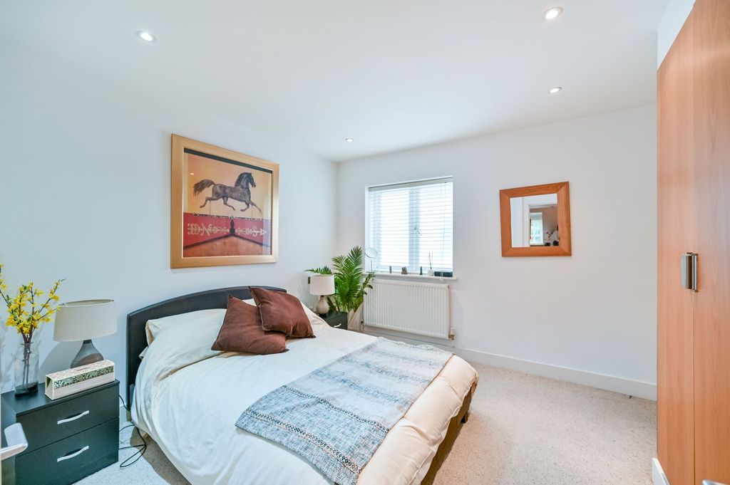 Additional image 15 of 3 bed flat for saleBoulters Lock Island, Maidenhead SL6