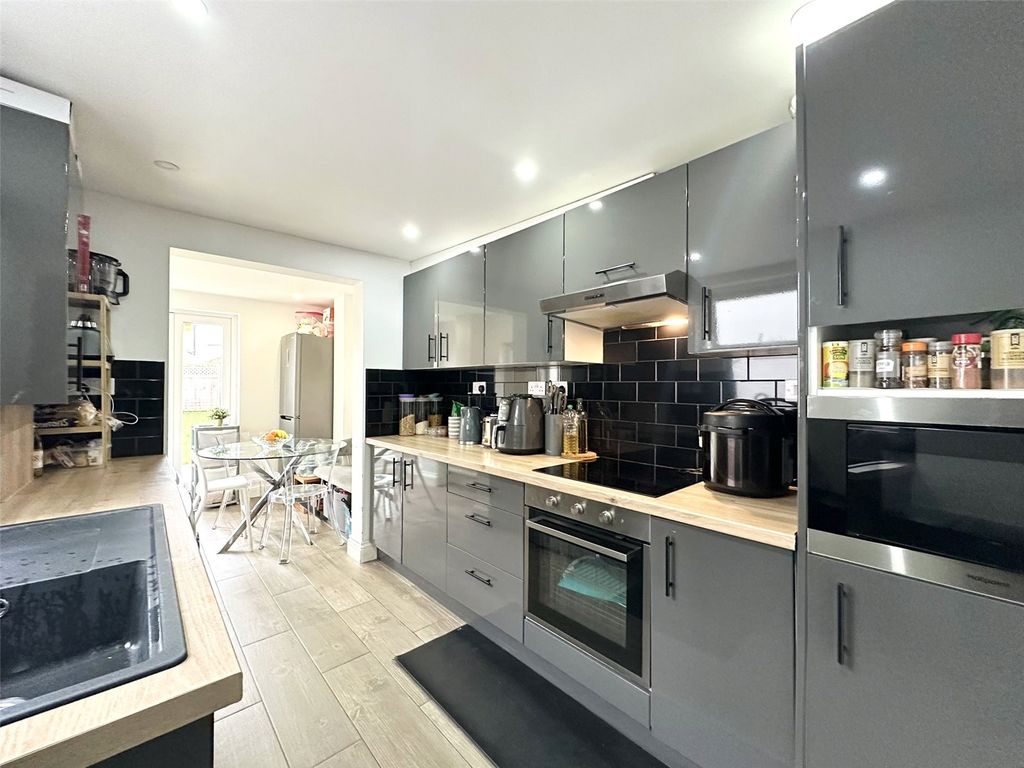 Property photo 3 of 19 Kitchen Diner