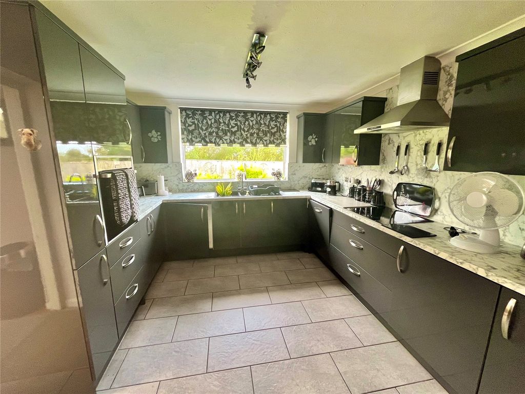 Property photo 3 of 25 Picture No. 13