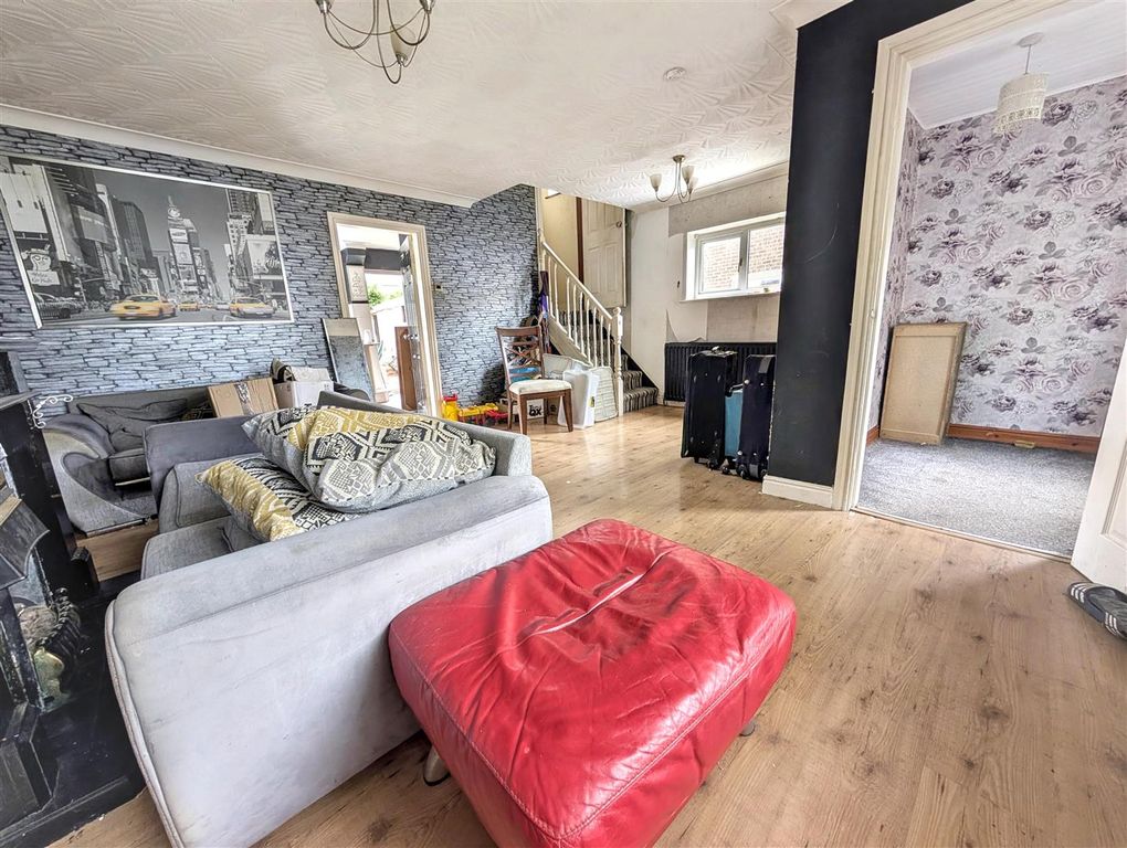 Property photo 2 of 7 20260821211104_20260821-Interior-4-Sf13Gxjhfp1Rx9J