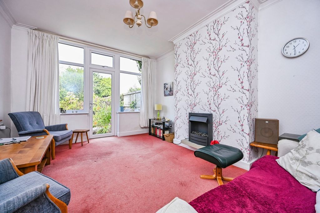 Property photo 3 of 18 Pbox-Img.Jpg