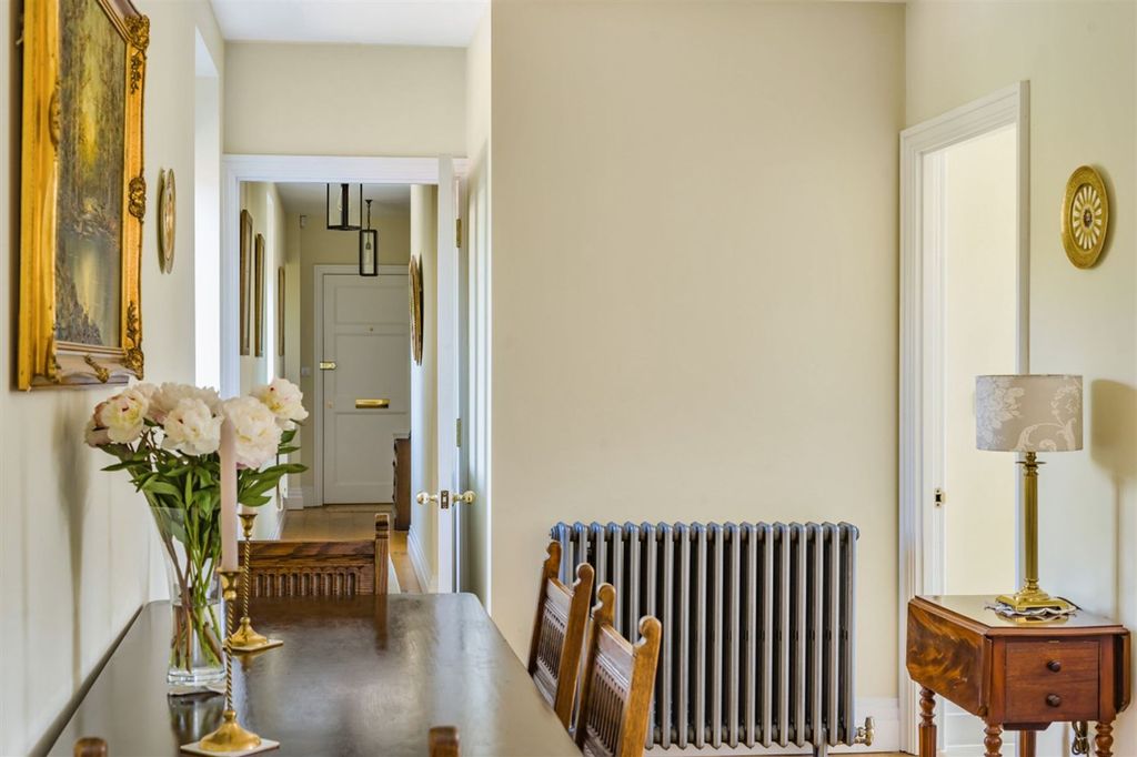 Property photo 2 of 19 Hallway