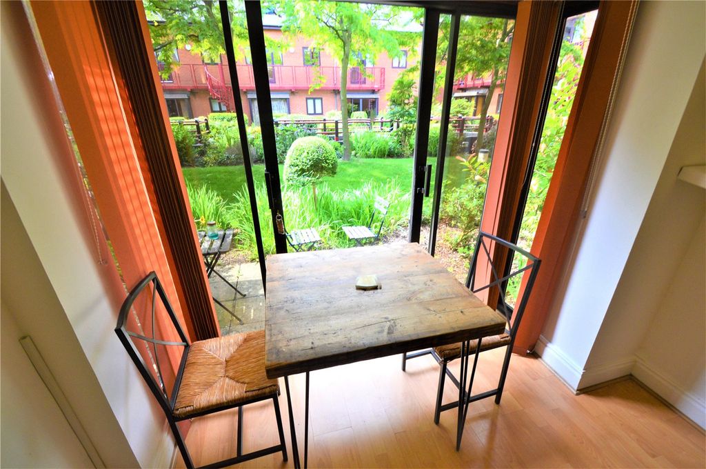 Property photo 3 of 8 Terrace