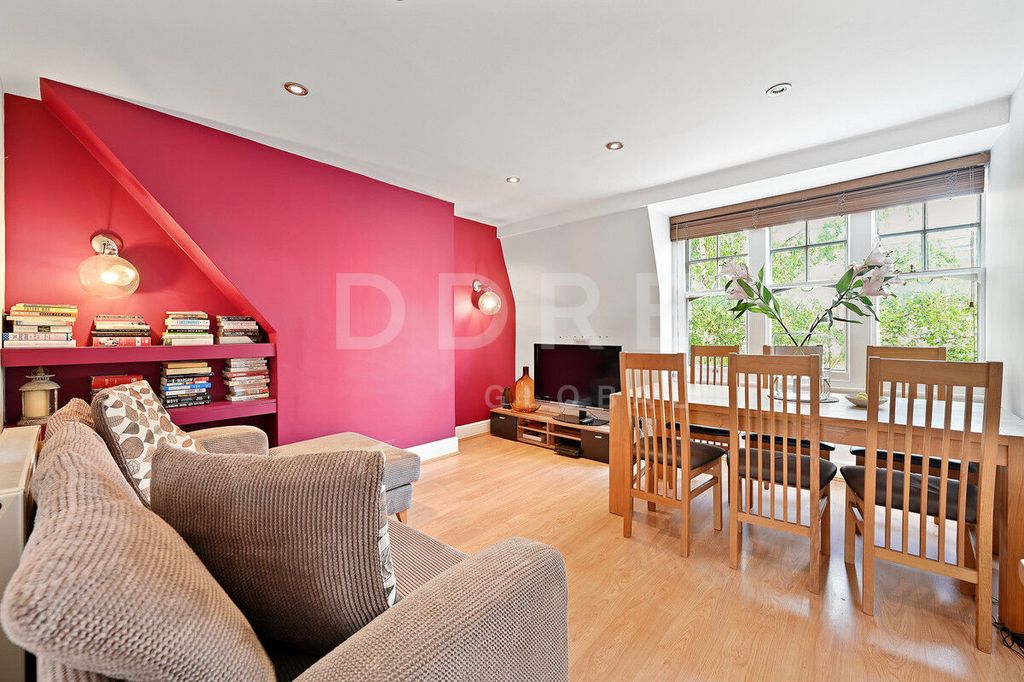Property photo 2 of 8