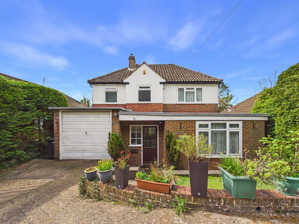 Property photo 1 of 24 Cam01563G0-Pr0223-Still026.Jpg