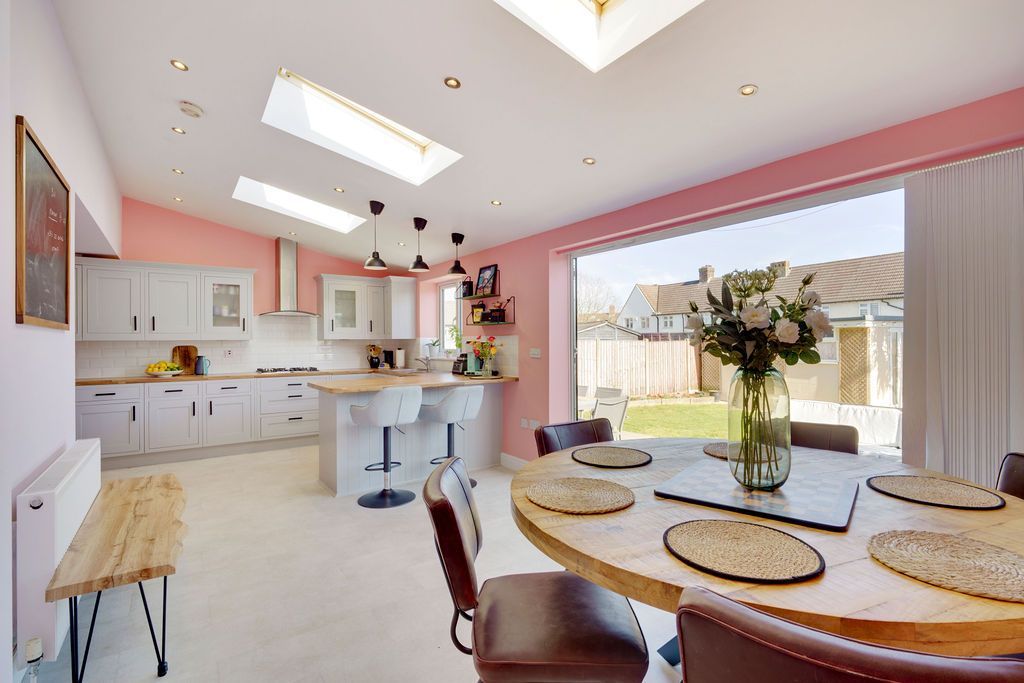 Property photo 1 of 28