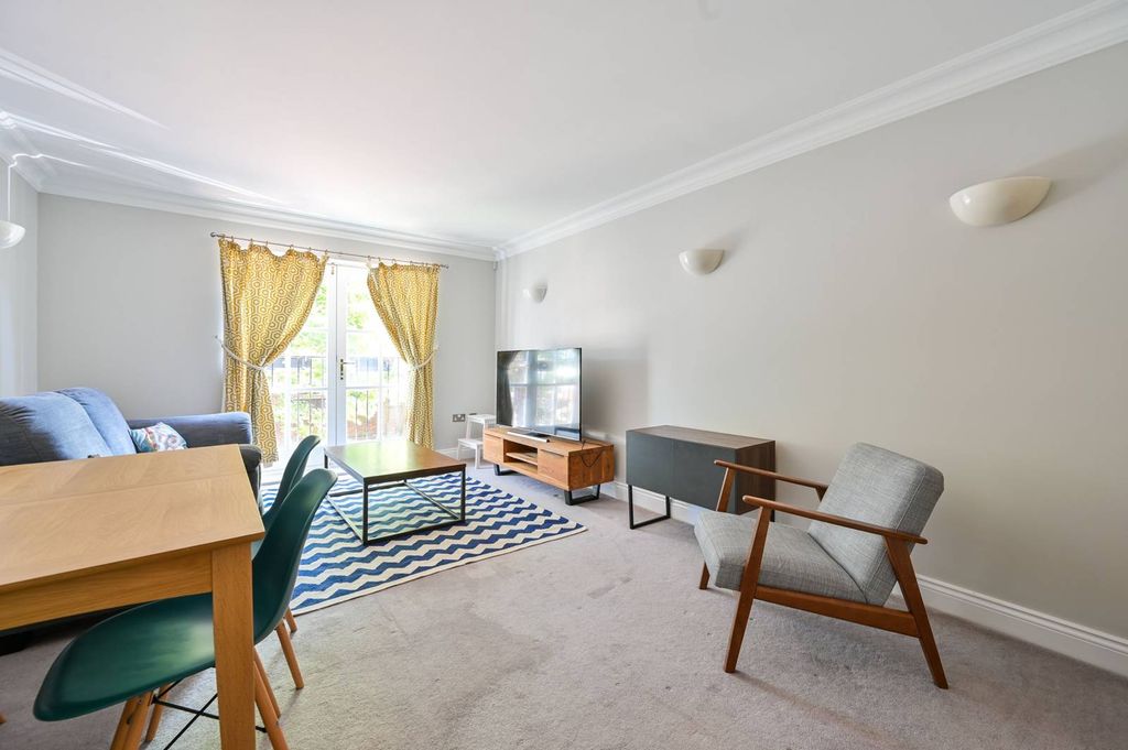 Property photo 1 of 8