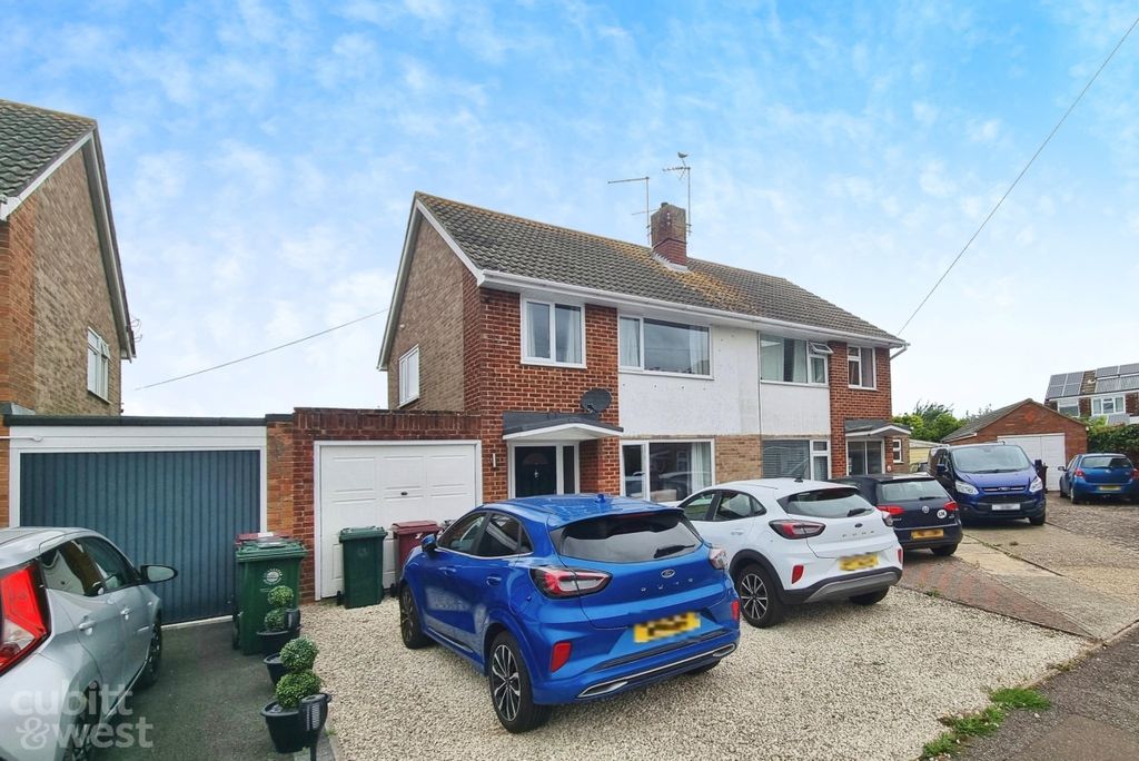 Property photo 2 of 13 Editedimage-37329...