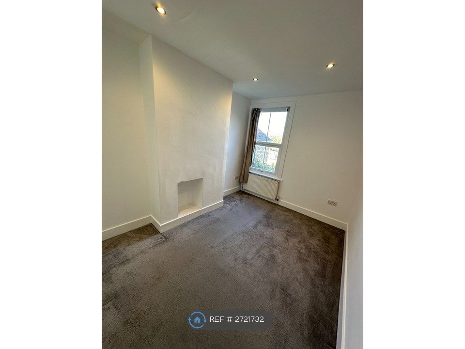 Property photo 1 of 13 Room 3: Perspective