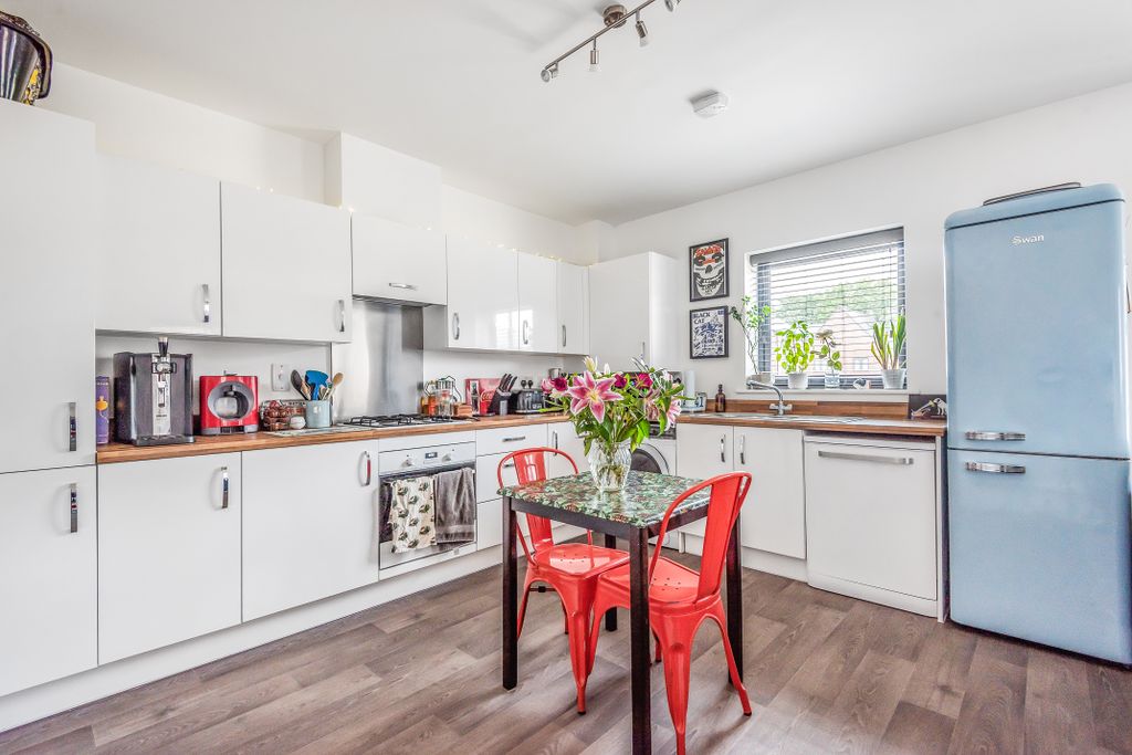 Property photo 1 of 21 1 Kitchen