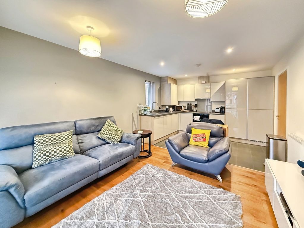 Property photo 3 of 12 Pbox-Img.Jpg