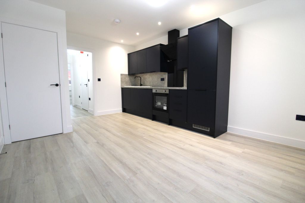 Property photo 2 of 7 Img_8433