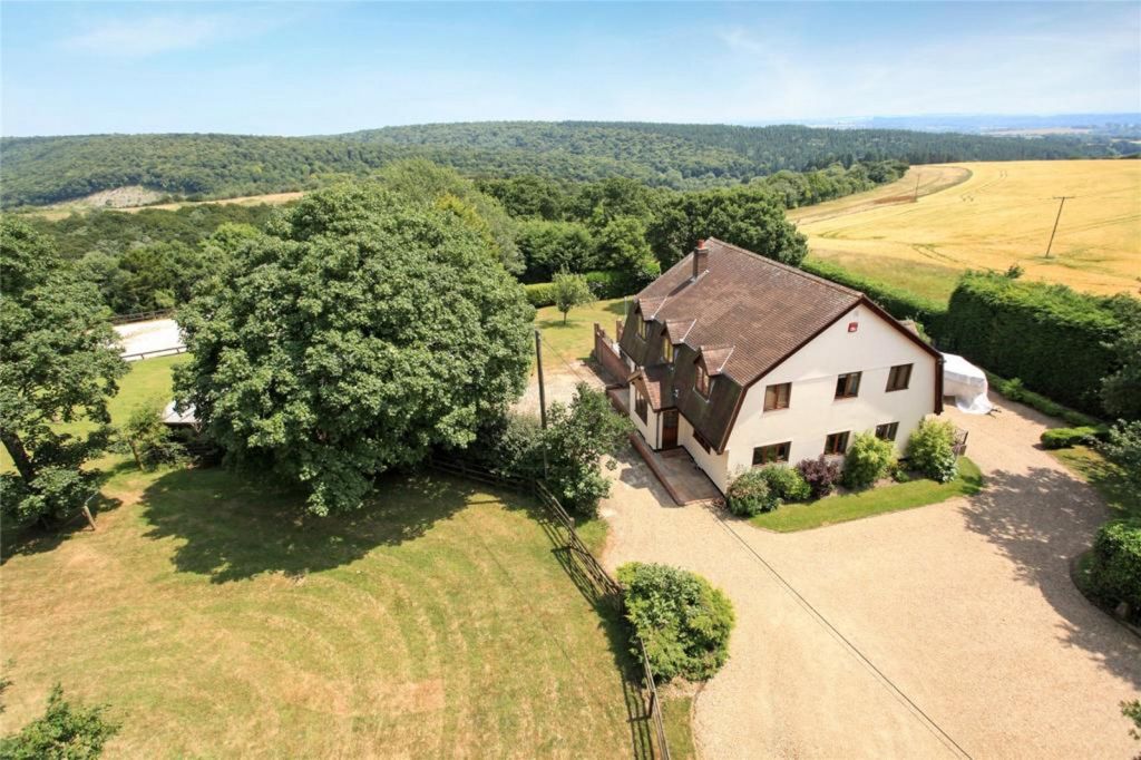 Property photo 3 of 36