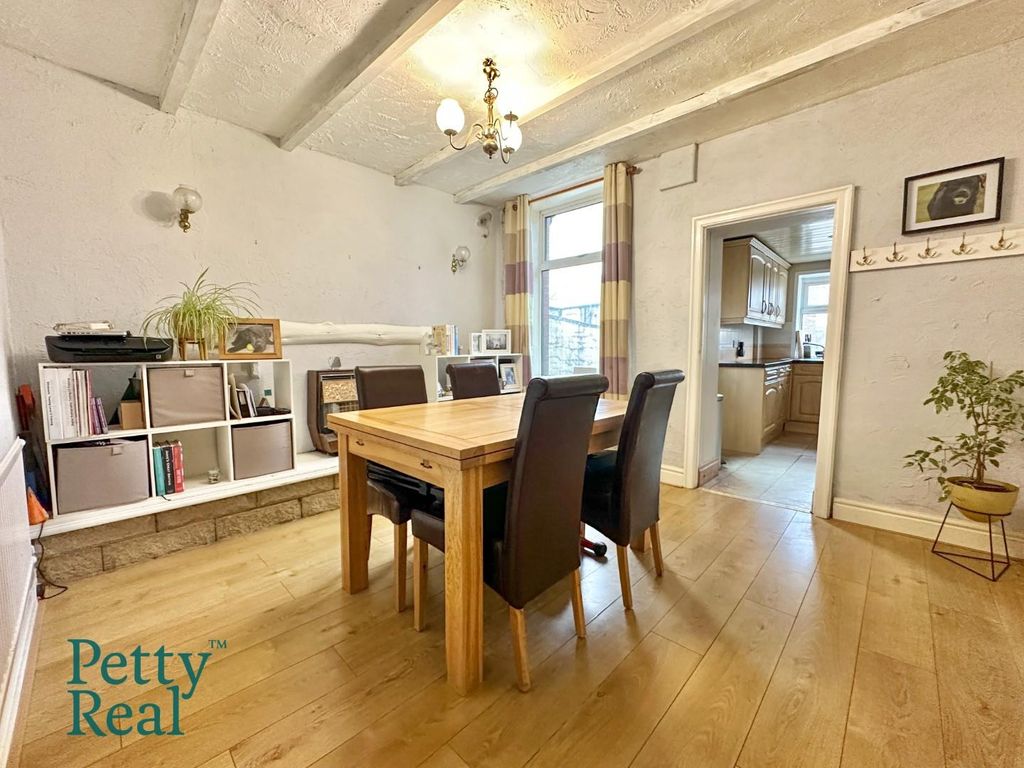 Property photo 3 of 14 74711597-70E0-4Dca-Ae3E-C62E8A856306.Jpeg