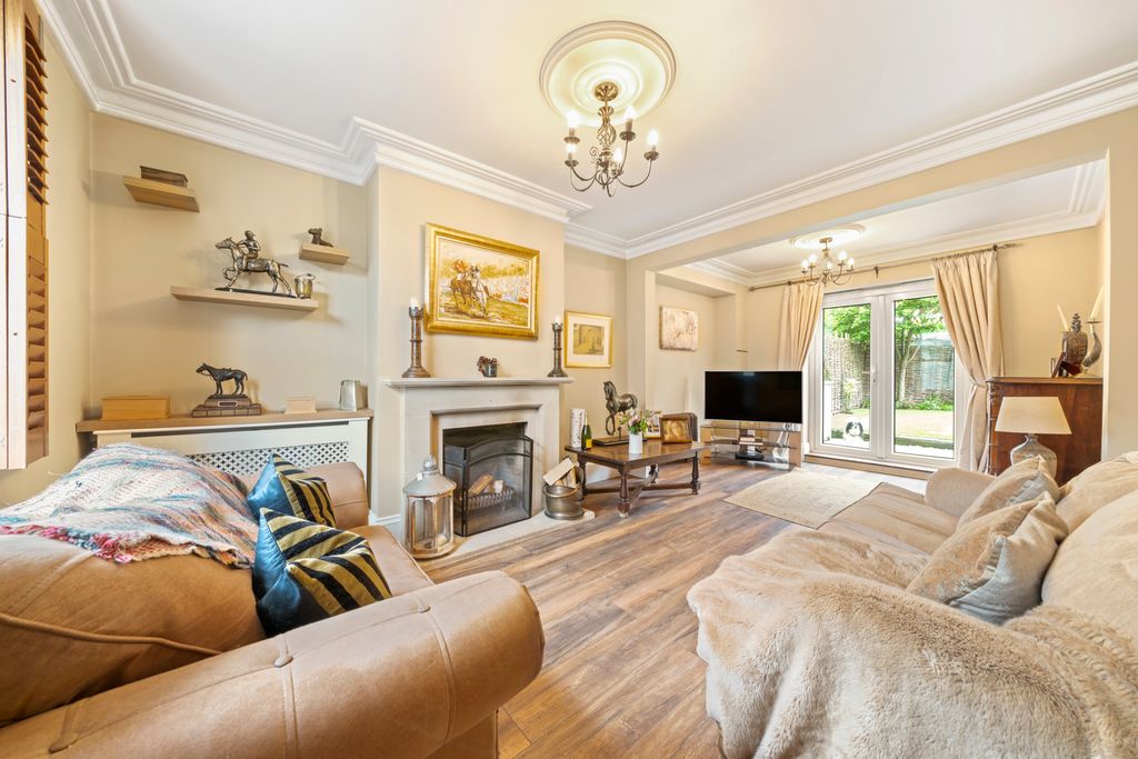 Property photo 2 of 12