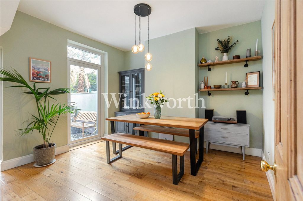 Property photo 2 of 15 Picture No. 05