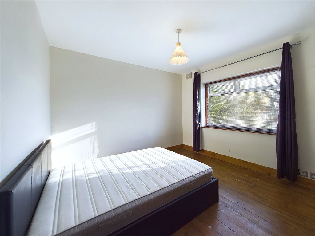 Property photo 3 of 15 Picture No. 25