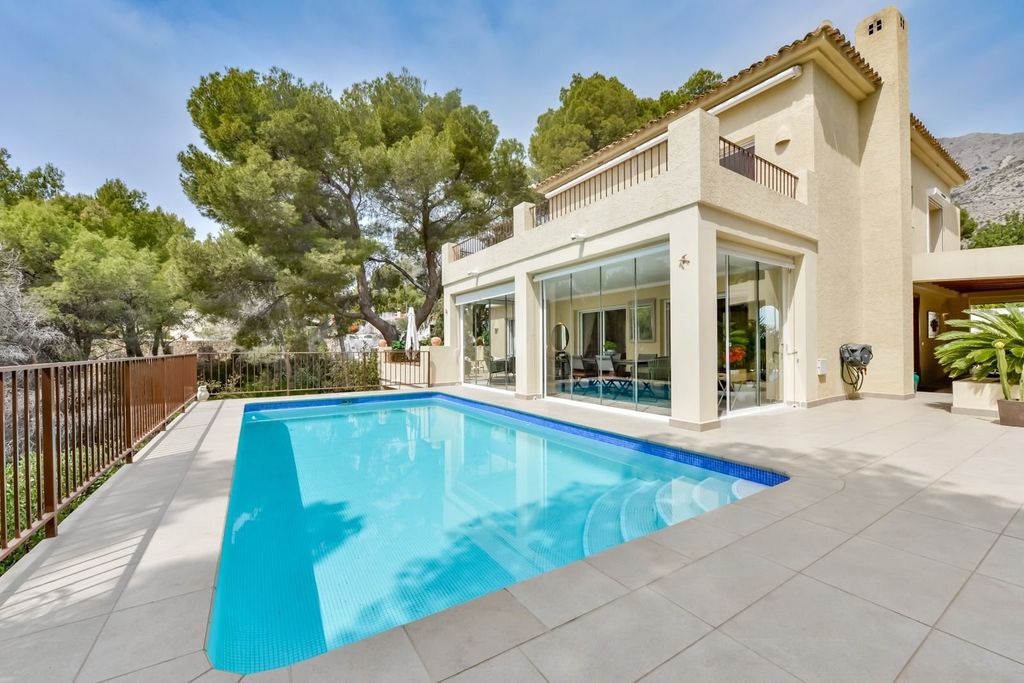 Property photo 1 of 50