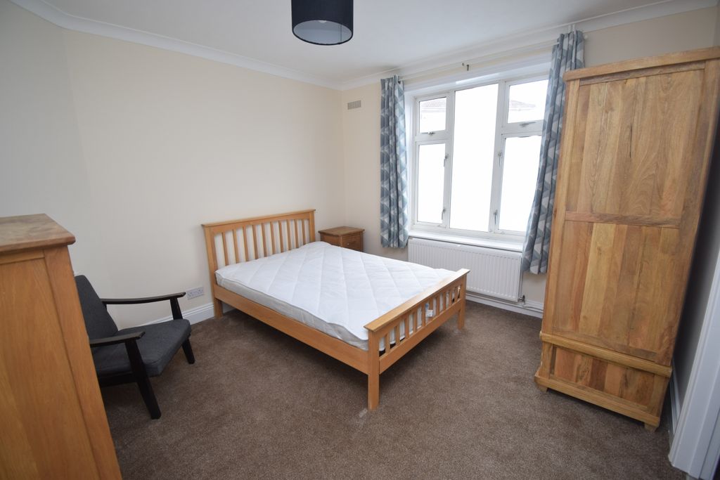 Property photo 2 of 12 Bedroom 1 (2)
