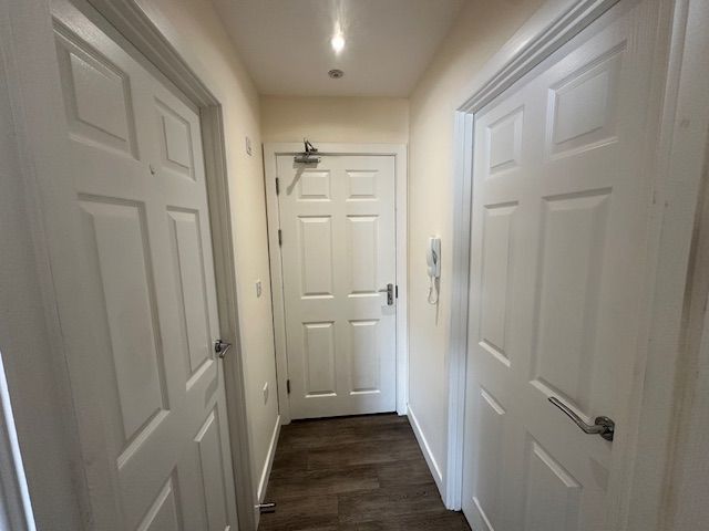 Property photo 2 of 5 Entrance Hall