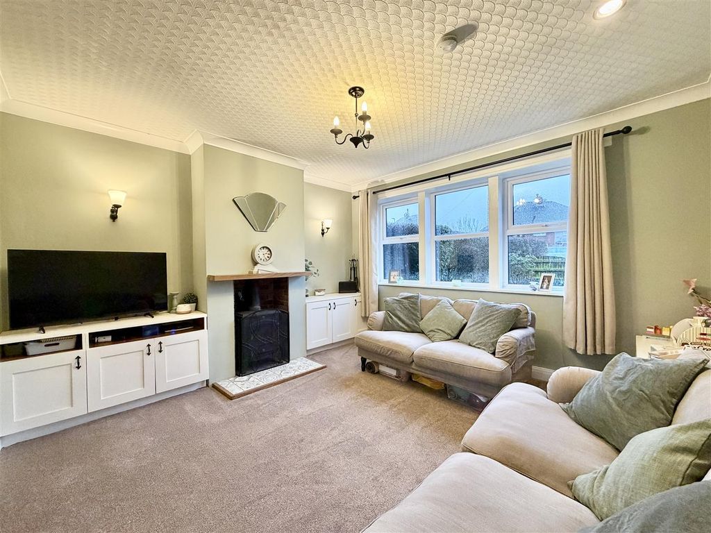 Property photo 2 of 25 Lounge