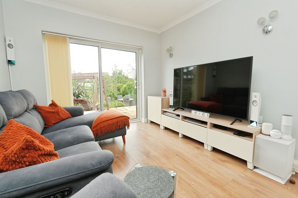 Property photo 3 of 20 Sitting Room