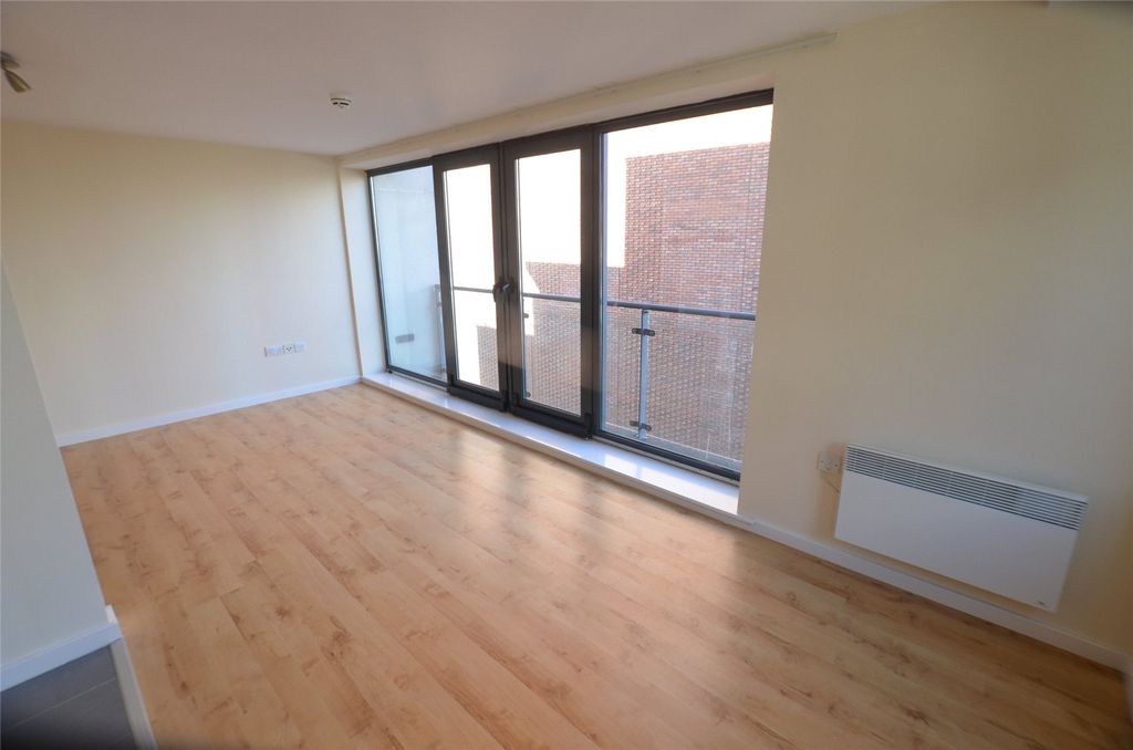 Property photo 3 of 11 Picture No. 25