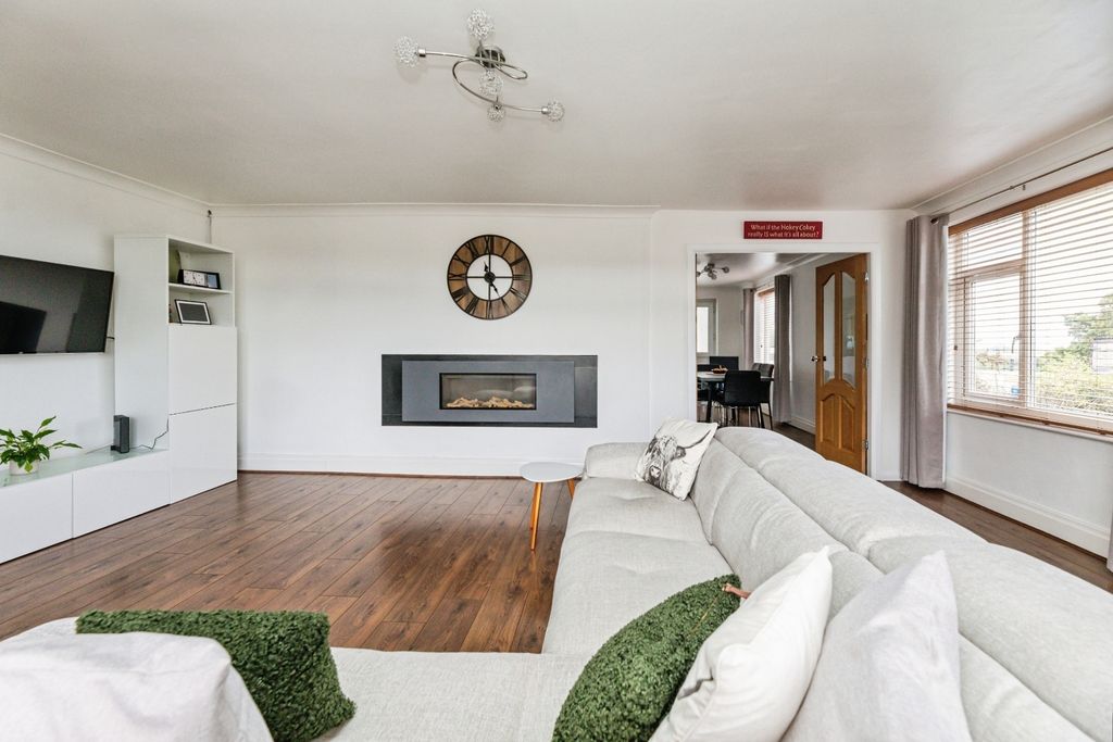 Property photo 2 of 20 Pbox-Img.Jpg