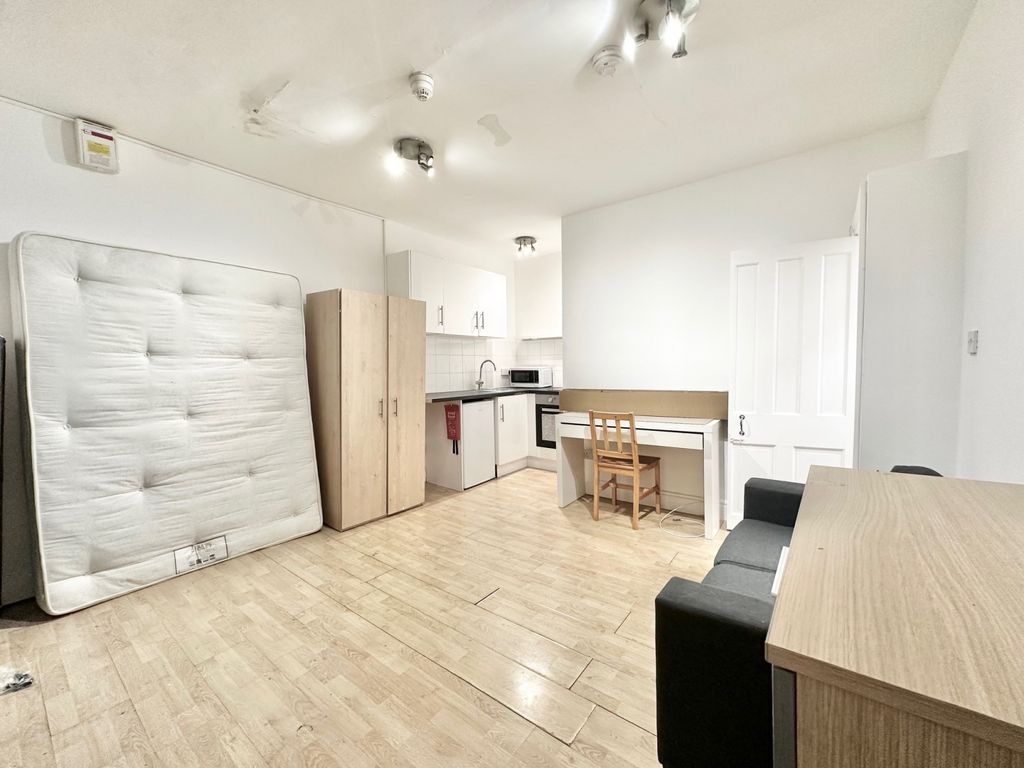 Property photo 3 of 7 Gallery