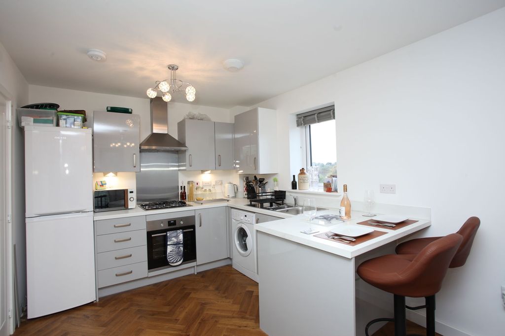 Property photo 2 of 14 Kitchen