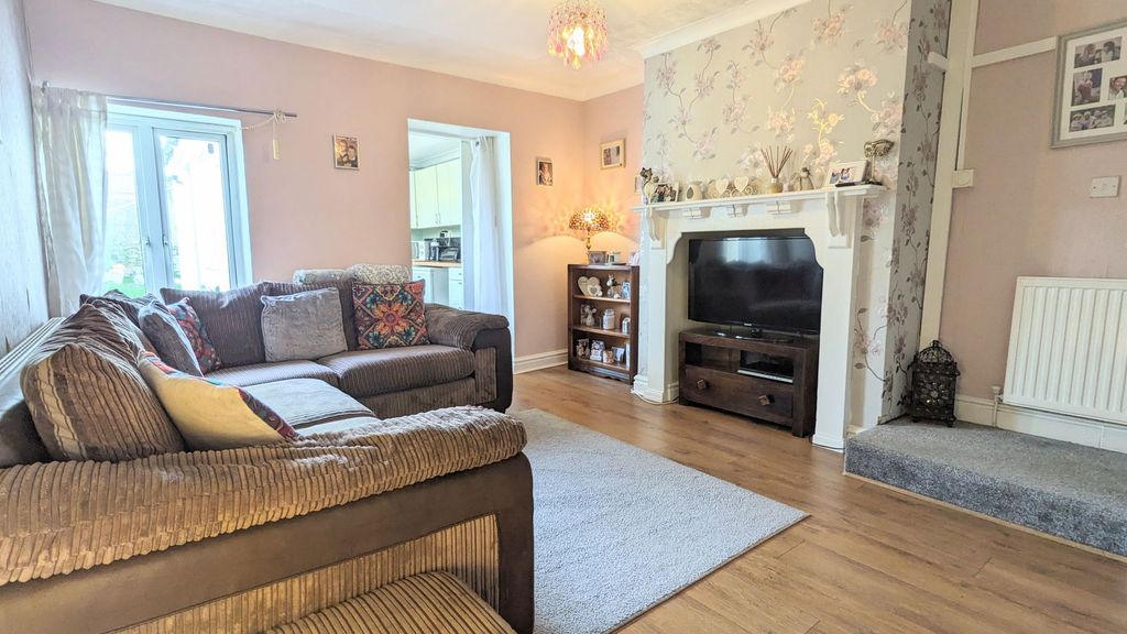 Property photo 2 of 23