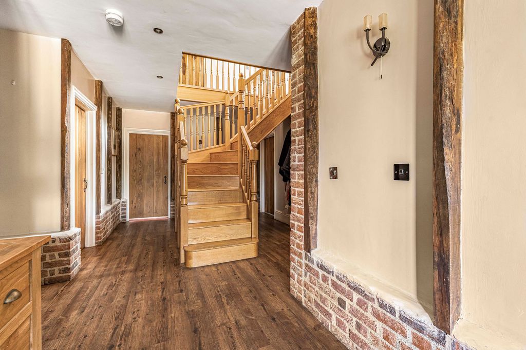 Property photo 2 of 35