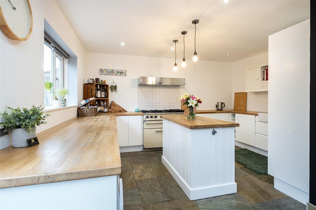 Property photo 2 of 37 Dsc01748.Jpg